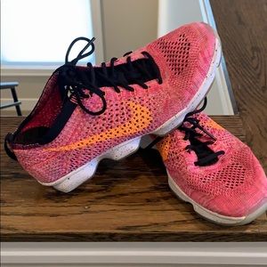 Nike flyknit zoom training shoes